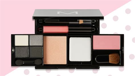 best makeup kits for traveling.